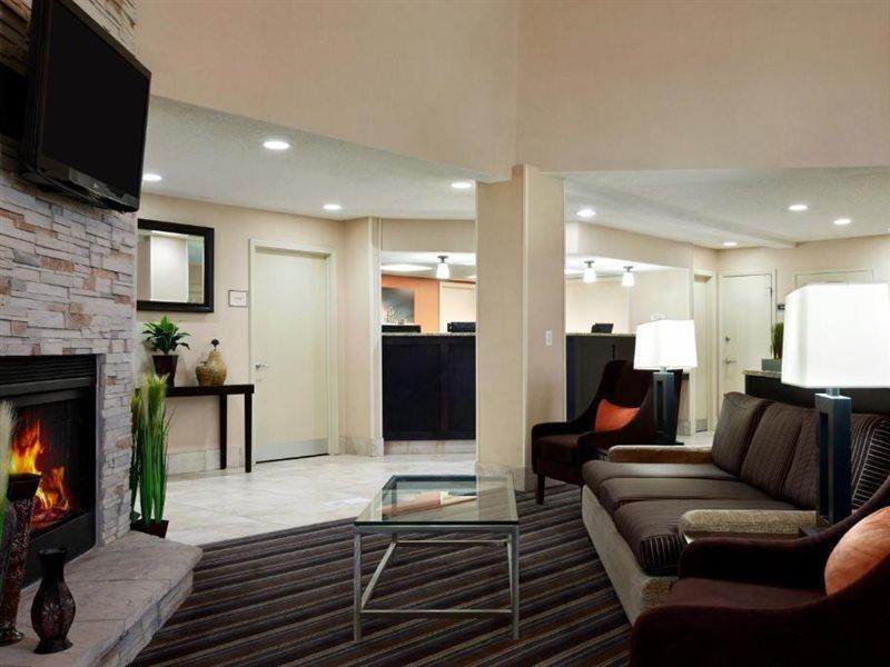 Hawthorn Suites Of Трой Екстериор снимка