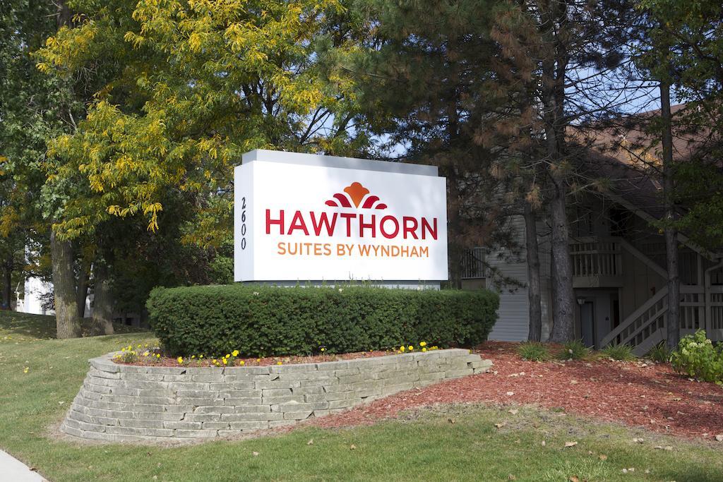 Hawthorn Suites Of Трой Екстериор снимка